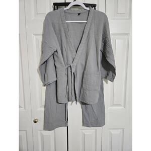 Unknown brand medium kids gray kimono costume